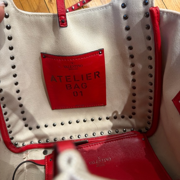 Valentino Garavani Atelier Bag Canvas Tote Red Leather Studded - Picture 2 of 10